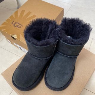 アグ(UGG)の専用　アグ　UGG  キッズ　ムートンブーツ　ブラック　US9  16cm(ブーツ)