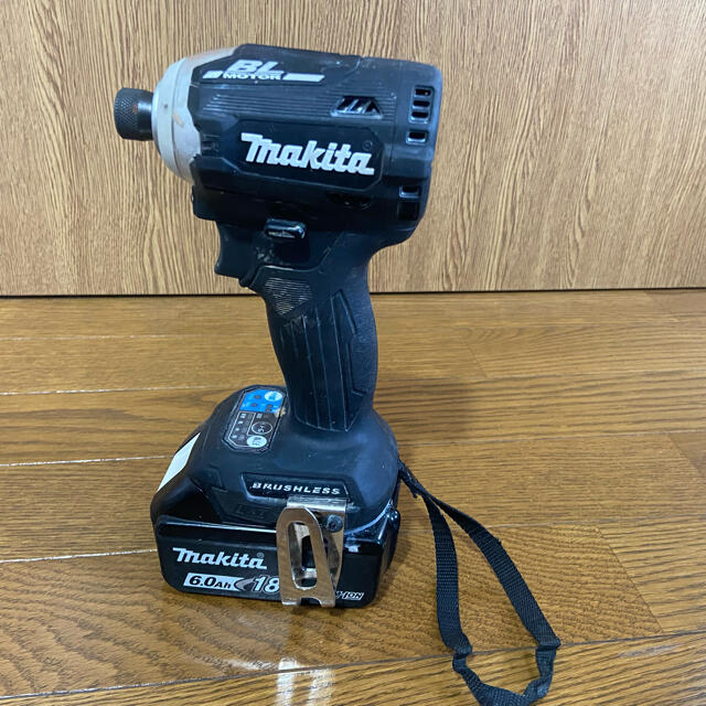 人気急上昇 スターワークス社マキタ Makita 充電式インパクトドライバ 18V6Ah バッテリ2本 充電器 ケース付 TD157DRGXB 黒 