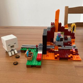 レゴ(Lego)のLEGO マインクラフト　闇のポータル　部品不足(知育玩具)