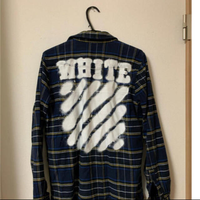 OFF-WHITE スプレー　シャツボックスロゴ