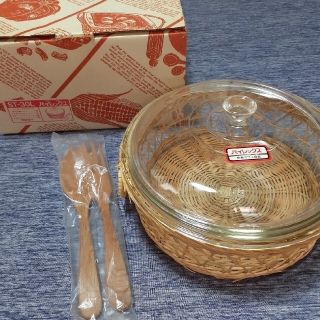 パイレックス(Pyrex)のパイレックス　蓋付き カゴ付き キャセロール(調理道具/製菓道具)