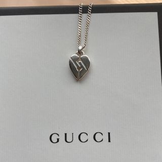 グッチ(Gucci)のGUCCI ネックレス（ペンダント）ノットハート(ネックレス)