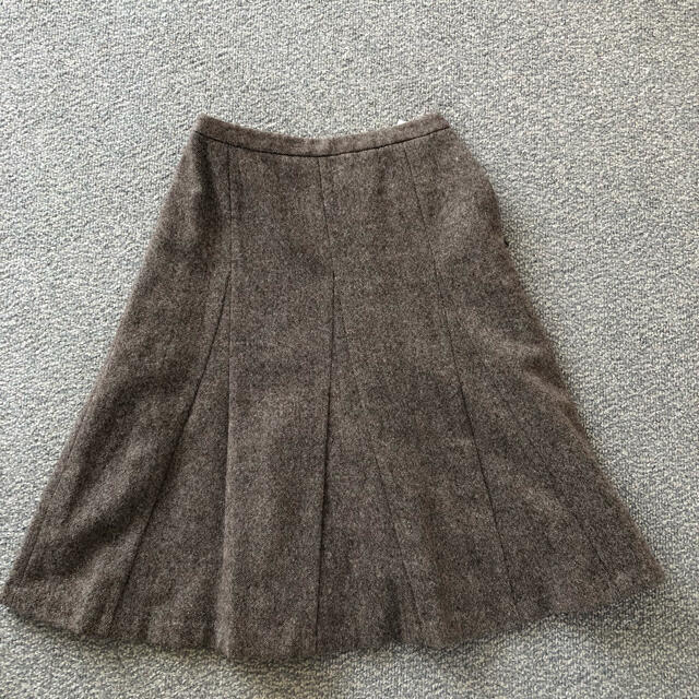ELLE PLANETE(エルプラネット)の値下げフレアスカート　膝丈　12月いっぱいで終了 レディースのスカート(ひざ丈スカート)の商品写真