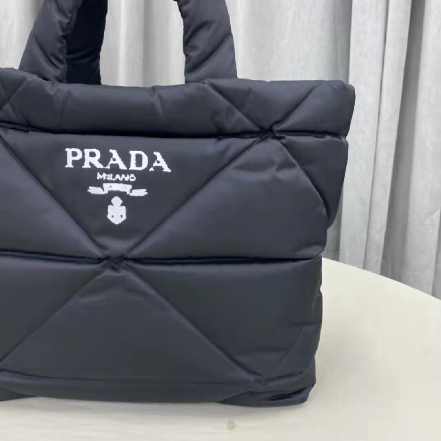 ナメルメタ PRADA Nylon トートバッグの通販 by razia's shop｜プラダならラクマ - prada パデッドRe ブランド