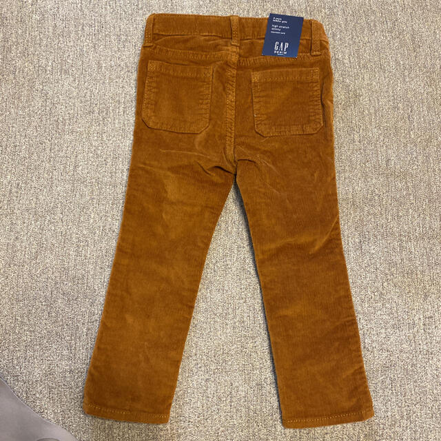 babyGAP(ベビーギャップ)の【新品】ベビーギャップ　コーデュロイ　スキニーパンツ キッズ/ベビー/マタニティのキッズ服男の子用(90cm~)(パンツ/スパッツ)の商品写真