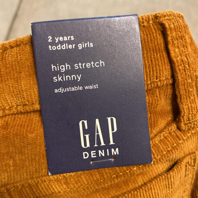 babyGAP(ベビーギャップ)の【新品】ベビーギャップ　コーデュロイ　スキニーパンツ キッズ/ベビー/マタニティのキッズ服男の子用(90cm~)(パンツ/スパッツ)の商品写真