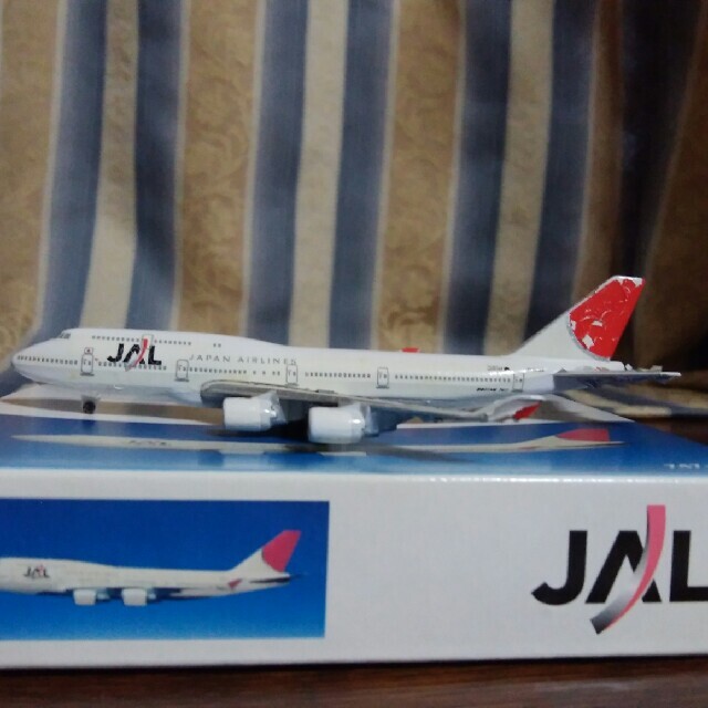 schabak1/600  JAL  B747-400