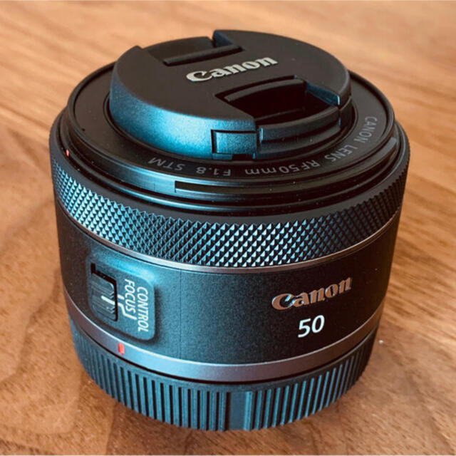 Canon(キヤノン)のrf50mm F1.8 STM スマホ/家電/カメラのカメラ(レンズ(単焦点))の商品写真