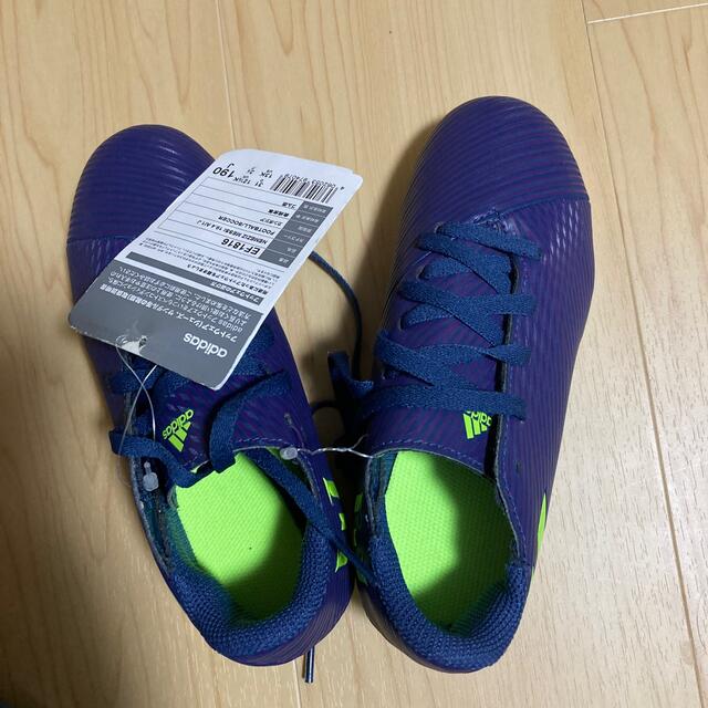 adidas(アディダス)のサッカーシューズ　スパイク　19  キッズ/ベビー/マタニティのキッズ靴/シューズ(15cm~)(スニーカー)の商品写真