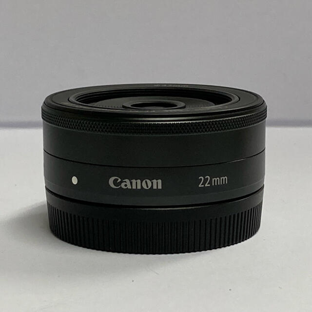 Canon(キヤノン)の【美品】EF-M22mm F2 STM スマホ/家電/カメラのカメラ(レンズ(単焦点))の商品写真