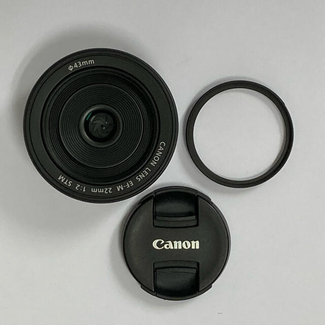 Canon(キヤノン)の【美品】EF-M22mm F2 STM スマホ/家電/カメラのカメラ(レンズ(単焦点))の商品写真