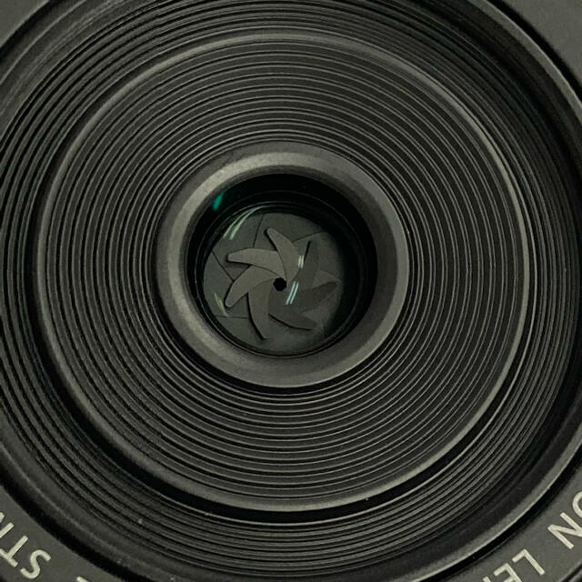 Canon(キヤノン)の【美品】EF-M22mm F2 STM スマホ/家電/カメラのカメラ(レンズ(単焦点))の商品写真