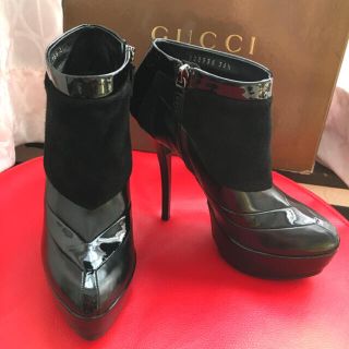 グッチ(Gucci)のグッチ　ショートブーツ　34ハーフ　黒　GUCCI(ブーツ)