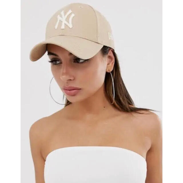 NEW ERA(ニューエラー)の【海外限定】日本未発売 ニューエラ 帽子　キャップ NY ヤンキース ベージュ レディースの帽子(キャップ)の商品写真