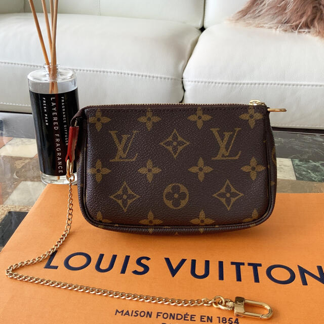 LOUIS VUITTON(ルイヴィトン)のルイヴィトン　限定ポーチ　アクセソワール　ヴィヴィエンヌ　美品　最終値下げ レディースのファッション小物(ポーチ)の商品写真