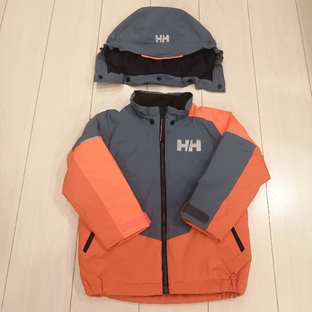 HELLY HANSEN(ヘリーハンセン)の【メガネ様専用】Helly hansen キッズ ジャケット　100 キッズ/ベビー/マタニティのキッズ服男の子用(90cm~)(ジャケット/上着)の商品写真