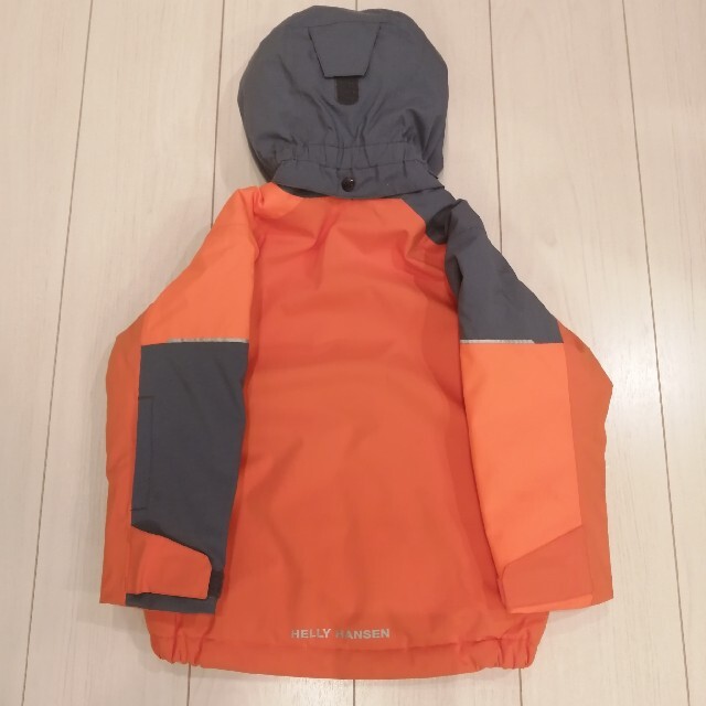 HELLY HANSEN(ヘリーハンセン)の【メガネ様専用】Helly hansen キッズ ジャケット　100 キッズ/ベビー/マタニティのキッズ服男の子用(90cm~)(ジャケット/上着)の商品写真