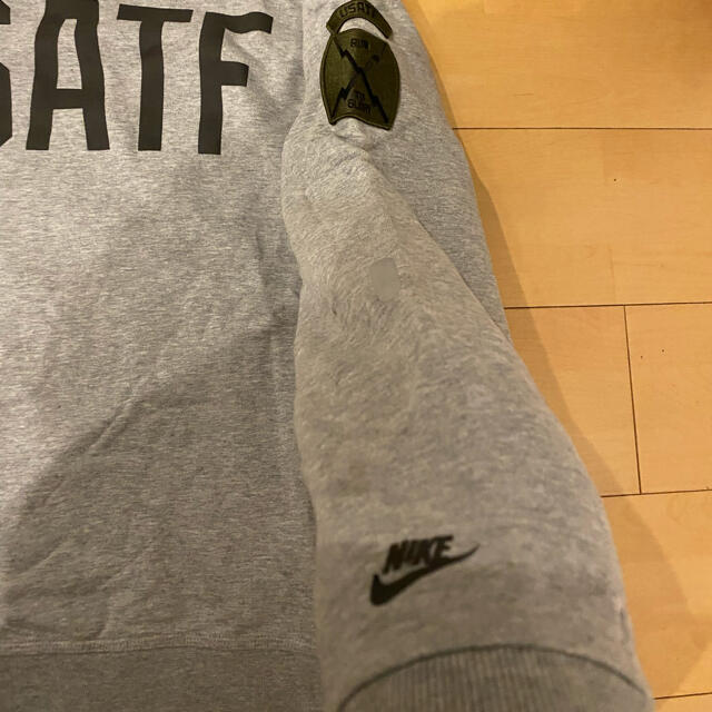 NIKE(ナイキ)のNIKE/スウェット/XL/グレイ/古着/特価！ メンズのトップス(スウェット)の商品写真