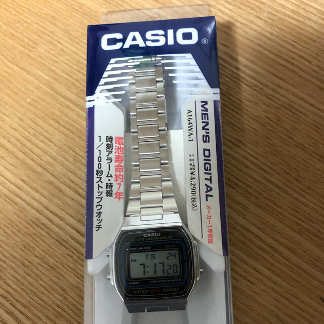 CASIO(カシオ)のM様専用　新品　カシオ　腕時計　A 164WA-1JF 付属品完備 メンズの時計(腕時計(デジタル))の商品写真