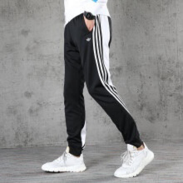 新品未使用品 adidas アディダス トラックパンツ GN3543