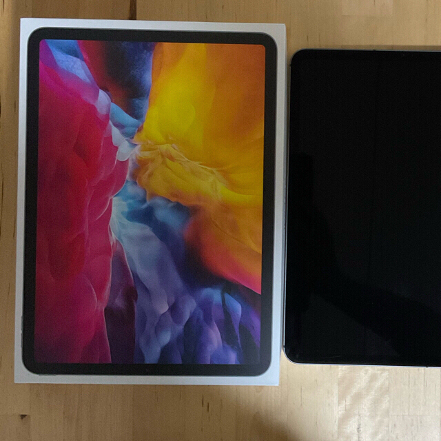 iPad(アイパッド)のipad pro 11 2020 第2世代128gb+cellular  スマホ/家電/カメラのPC/タブレット(タブレット)の商品写真