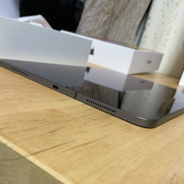 iPad(アイパッド)のipad pro 11 2020 第2世代128gb+cellular  スマホ/家電/カメラのPC/タブレット(タブレット)の商品写真