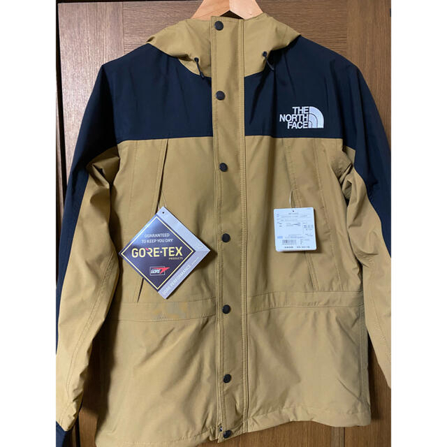 THE NORTH FACE(ザノースフェイス)のTHE NORTH FACE MOUNTAIN LIGHT JACKET メンズのジャケット/アウター(マウンテンパーカー)の商品写真