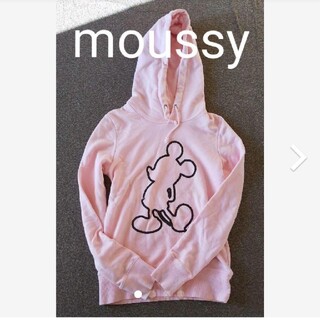 マウジー(moussy)のピンク パーカー フード付き ミッキー moussy サイズ表記２袖・裾(パーカー)