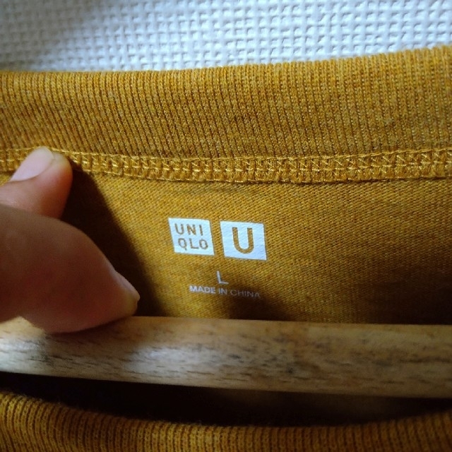 UNIQLO(ユニクロ)のユニクロ Tシャツ L マスタードイエロー UT 美品 メンズのトップス(Tシャツ/カットソー(半袖/袖なし))の商品写真