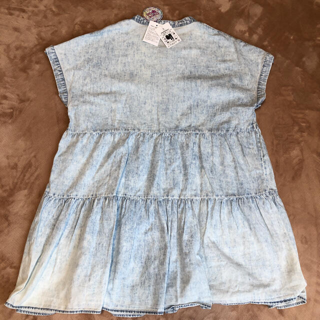 新品 女の子 ロゴ ワンポイント ワンピース 160 半袖 デニム ティアード キッズ/ベビー/マタニティのキッズ服女の子用(90cm~)(ワンピース)の商品写真