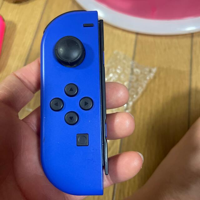 Nintendo Switch(ニンテンドースイッチ)の左　Joy-Con ジャンク品　青 エンタメ/ホビーのゲームソフト/ゲーム機本体(その他)の商品写真