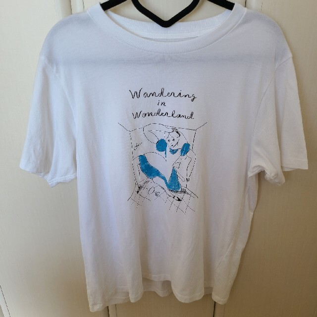 UNIQLO(ユニクロ)のユニクロ　アリスTシャツ レディースのトップス(Tシャツ(半袖/袖なし))の商品写真