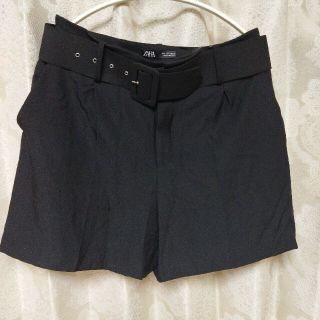 ザラ(ZARA)のザラ　ショーパン　黒(ショートパンツ)