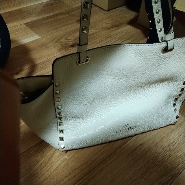 消費税無し ヴァレンティノ ロックスタッズバッグ ハンドバッグ - rinsa.ca