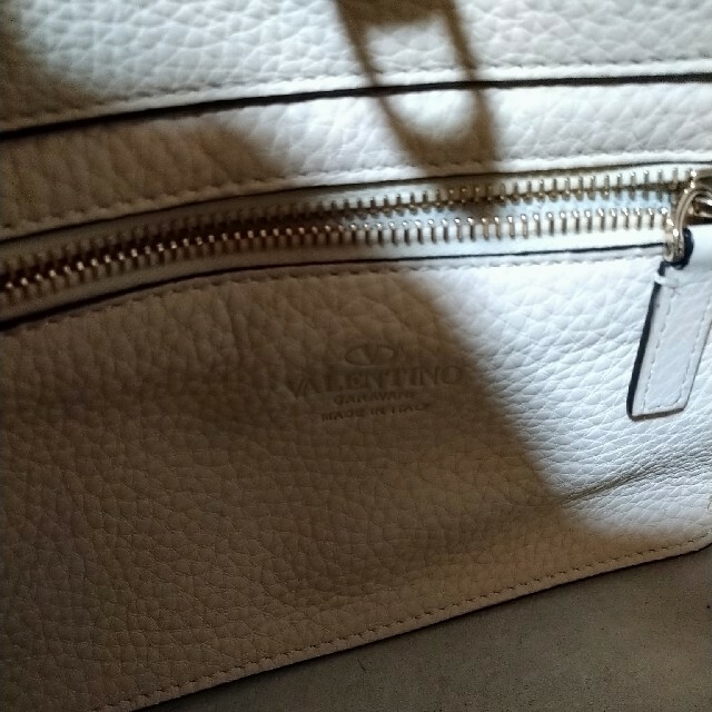 ヴァレンティノ　ロックスタッズバッグ レディースのバッグ(ハンドバッグ)の商品写真