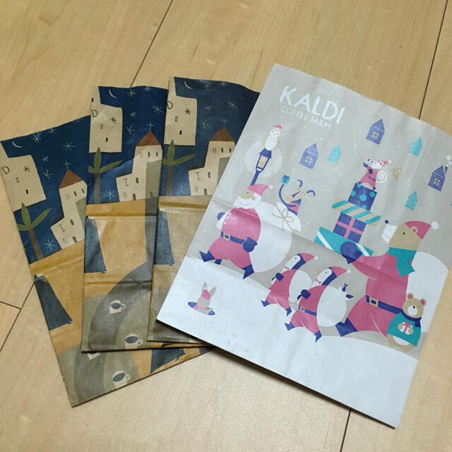 KALDI(カルディ)のカルディ ショップ袋　定番3枚+クリスマス1枚 レディースのバッグ(ショップ袋)の商品写真