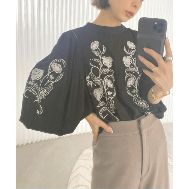 レディースLADY EMBROIDERY PUFF BLOUSE