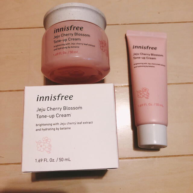 Innisfree(イニスフリー)のinnisfree チェリーブロッサム トーンアップクリーム 50ml ×2 コスメ/美容のベースメイク/化粧品(化粧下地)の商品写真