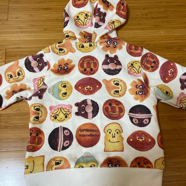 アンパンマン　パーカー　100 センチ　ほぼ新品 キッズ/ベビー/マタニティのキッズ服女の子用(90cm~)(ジャケット/上着)の商品写真