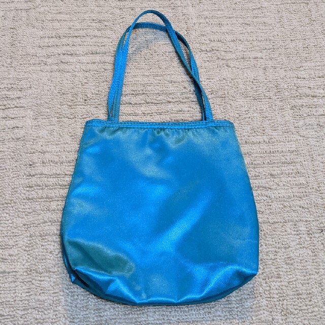 Adam et Rope'(アダムエロぺ)のサテン生地　水色ミニバッグ レディースのバッグ(ハンドバッグ)の商品写真
