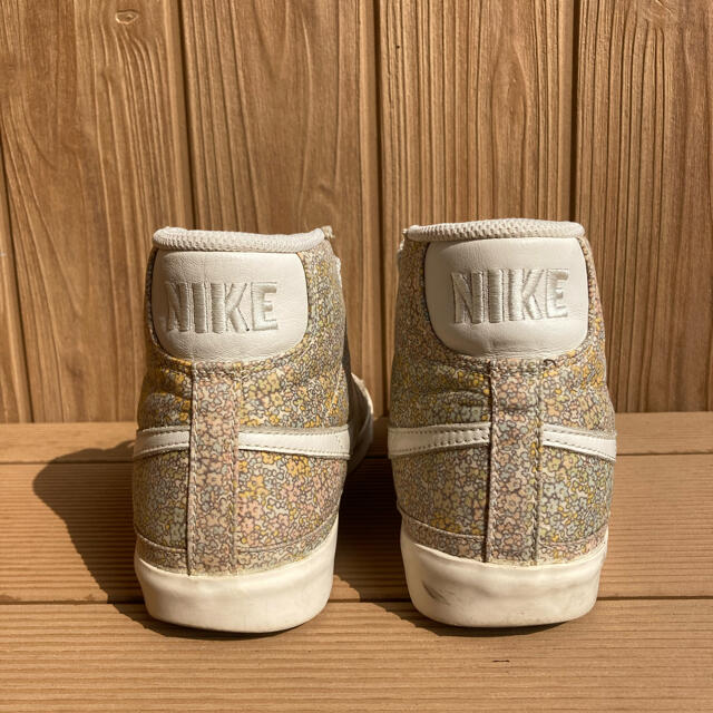 NIKE(ナイキ)のナイキ ブレーザー ミッド レディースの靴/シューズ(スニーカー)の商品写真