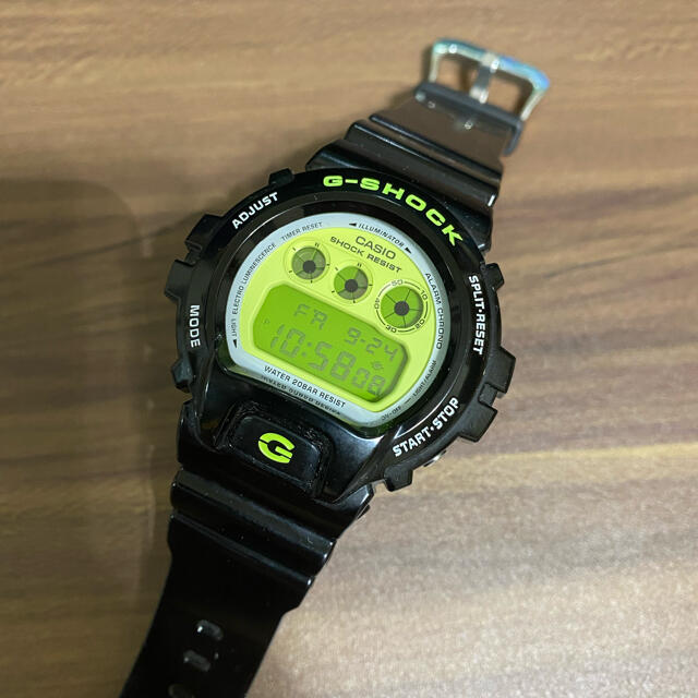 G-SHOCK(ジーショック)のレア！カシオ G-SHOCK クレイジーカラーズ　人気カラー メンズの時計(腕時計(デジタル))の商品写真