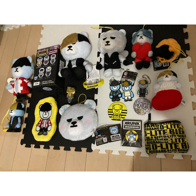 BIGBANG(ビッグバン)のBIGBANG KRUNK D-LITE 19点セット エンタメ/ホビーのタレントグッズ(アイドルグッズ)の商品写真