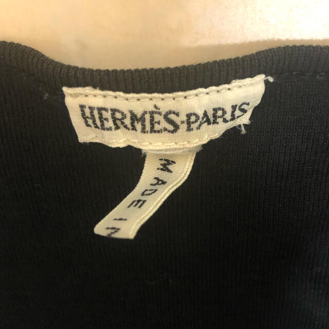 Hermes(エルメス)のmois413様専用 エルメス 袖 透かし ロゴ Tシャツ 黒 ブラック レディースのトップス(Tシャツ(長袖/七分))の商品写真