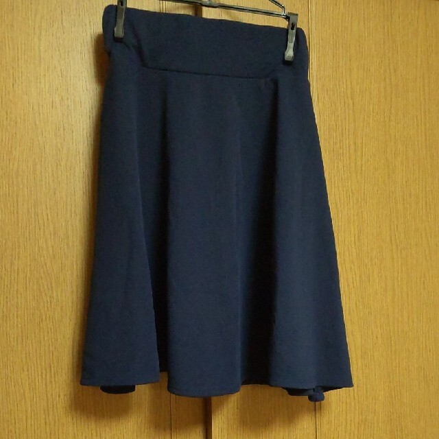 膝丈ウエスト総ゴムスカート　紺　M　 レディースのスカート(ひざ丈スカート)の商品写真
