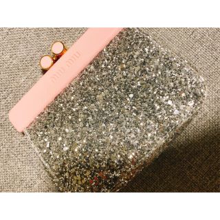 ミュウミュウ(miumiu)のmiumiu ポーチ(ポーチ)