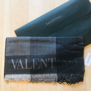 ヴァレンティノ(VALENTINO)の【未使用、タグ付き】ヴァレンティノ　ストール　マフラー　ショール　グレー(マフラー/ショール)