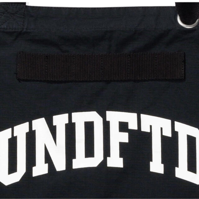 UNDEFEATED(アンディフィーテッド)の【完売品】UNDEFEATED BBQ APRON エプロン メンズのトップス(その他)の商品写真