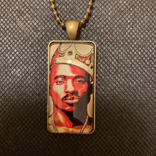 2pac tupac トゥパック　ガラスペンダント　王冠ネックレス(ネックレス)