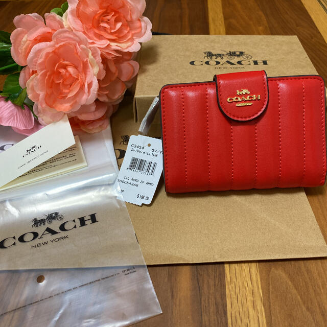 COACH(コーチ)のCOACH／キルティング二つ折り財布 レディースのファッション小物(財布)の商品写真